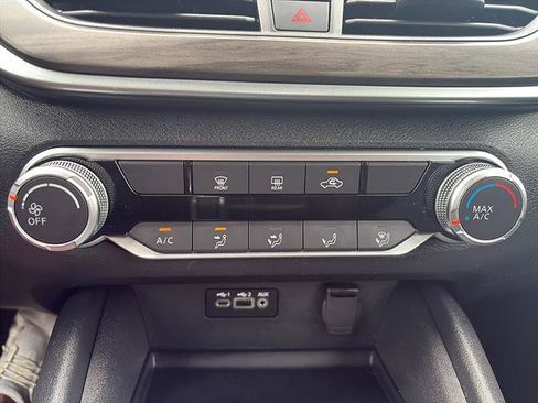 Used 2025 Nissan Altima 2.5 SV FWD image 26