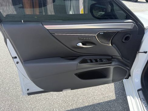 Used 2019 Lexus ES 350 F Sport w/ Accessory Package 2 FWD image 9