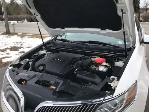 Used 2014 Lincoln MKS Sedan 4D w/ Equipment Group 101A image 61