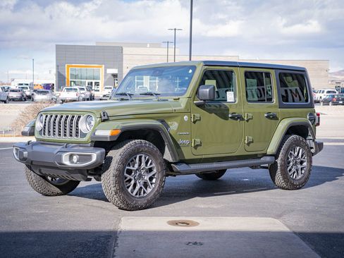 Used 2024 Jeep Wrangler Sahara image 10