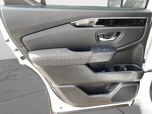 Used 2023 Honda Pilot Sport image 37