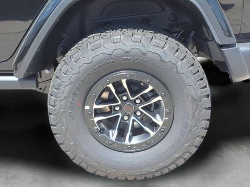 New 2026 Jeep Wrangler Unlimited Rubicon w/ Xtreme 35 Tire Package AWD/4WD image 7