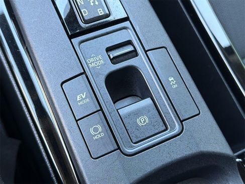 Used 2023 Toyota Prius LE image 15