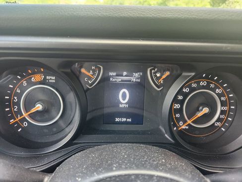 Used 2025 Jeep Wrangler Unlimited Sport AWD/4WD image 13