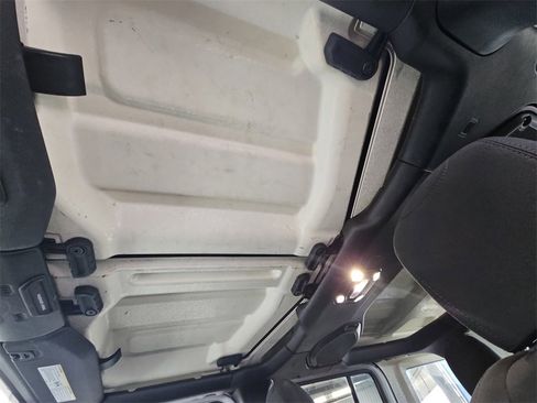 Used 2020 Jeep Wrangler Unlimited Sahara image 27