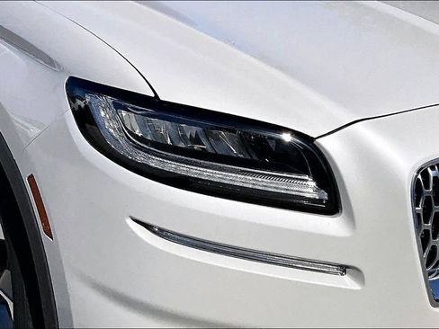 Used 2022 Lincoln Nautilus Reserve AWD/4WD image 12