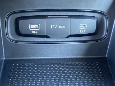 Used 2023 Hyundai Venue SEL w/ Cargo Package image 16