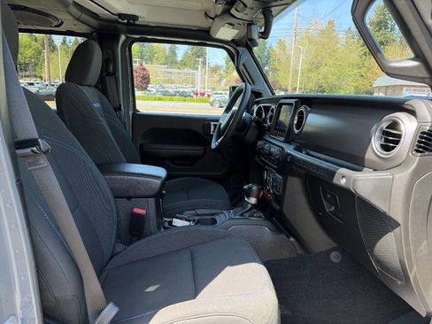 Used 2023 Jeep Wrangler Unlimited Rubicon 4xe AWD/4WD image 22