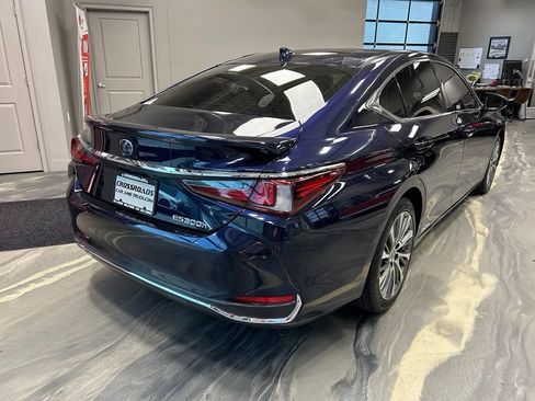 Used 2019 Lexus ES 300h w/ Premium Package FWD image 30