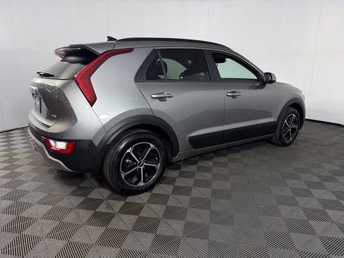 Used 2025 Kia Niro EX FWD image 8