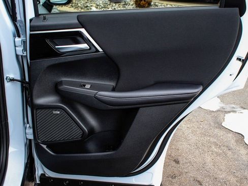 New 2026 Mitsubishi Outlander ES AWD/4WD image 12