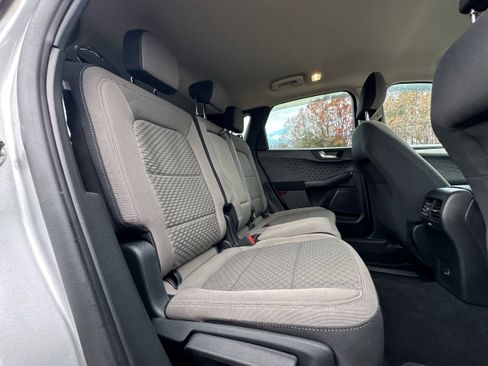 Used 2020 Ford Escape SE image 30