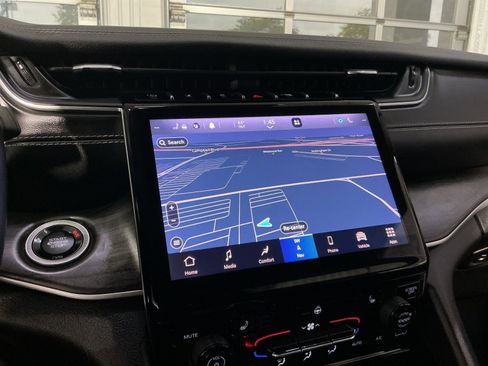 Used 2021 Jeep Grand Cherokee L Limited AWD/4WD image 21