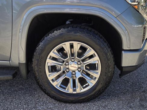 Used 2024 GMC Sierra 1500 Denali AWD/4WD image 4