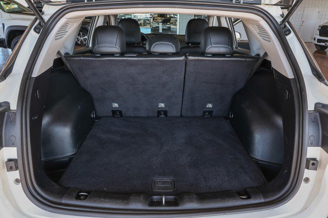 Used 2019 Jeep Compass Latitude FWD image 28