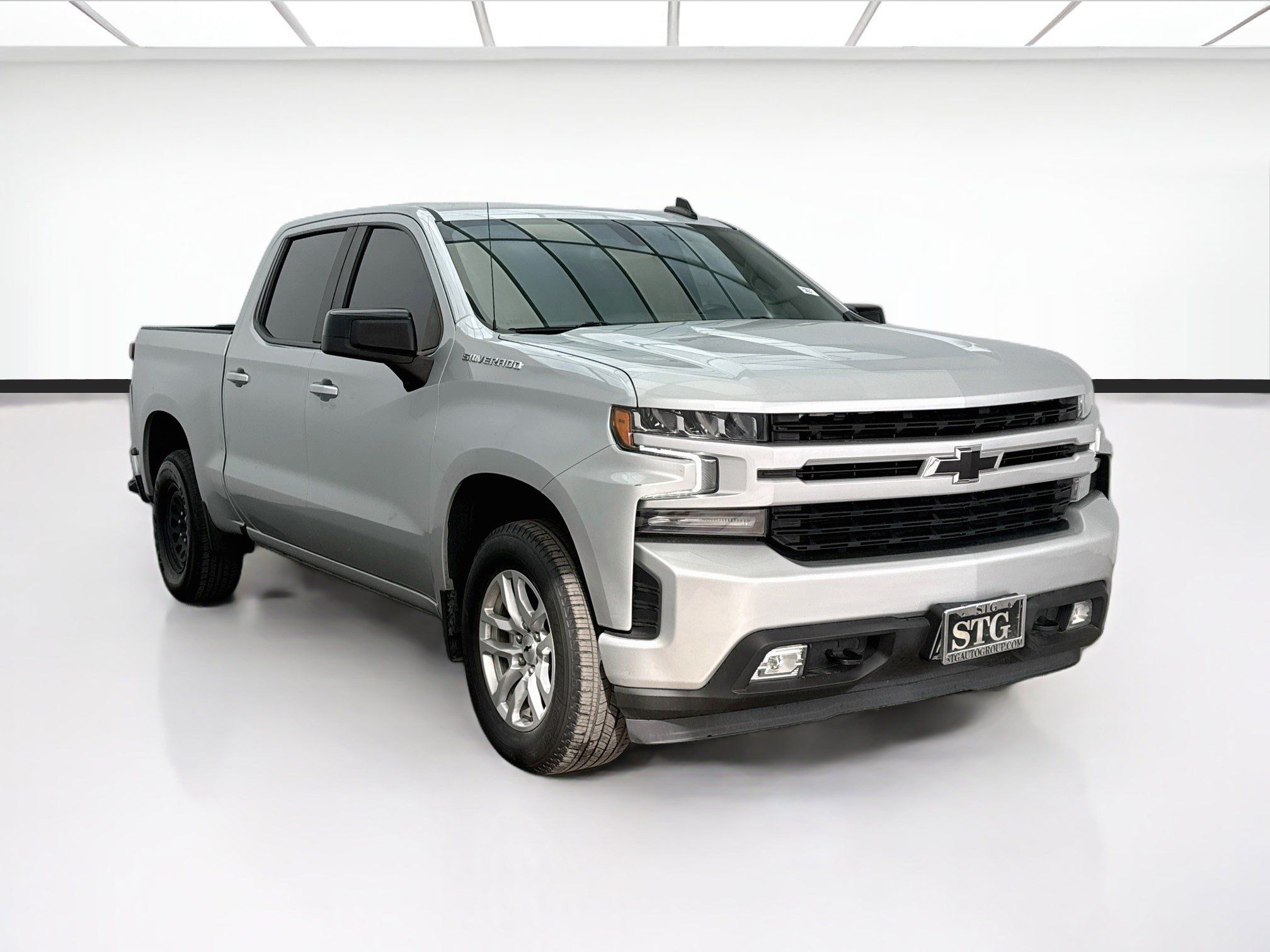 Used 2021 Chevrolet Silverado 1500 RST w/ Convenience Package II RWD image 3