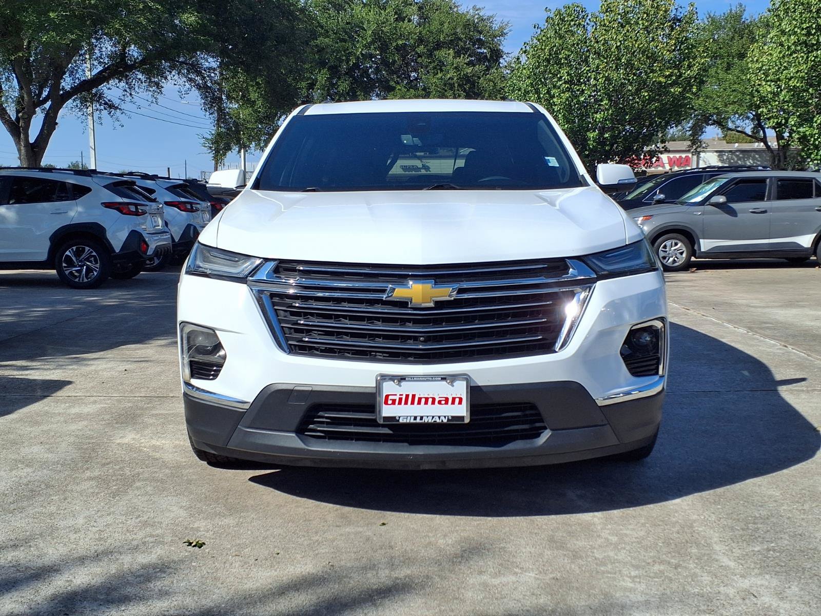 Used 2022 Chevrolet Traverse LT w/ LT Premium Package FWD image 4