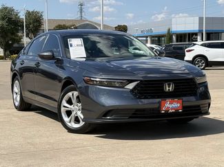Used 2025 Honda Accord LX video 3
