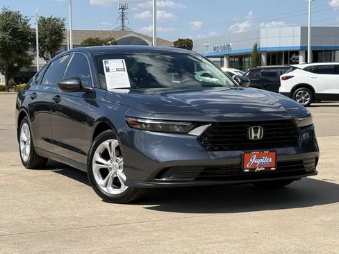 Used 2025 Honda Accord LX image 3