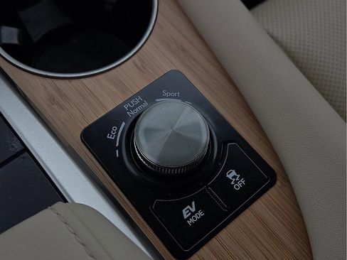 Used 2021 Lexus RX 450hL AWD w/ Premium Package image 16