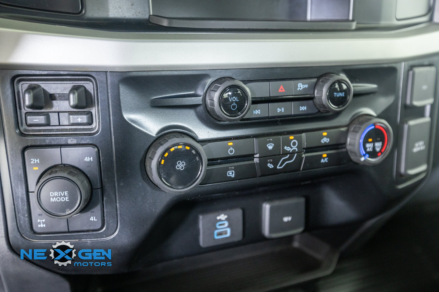 Used 2025 Ford F250 XL w/ XL Chrome Package AWD/4WD image 24