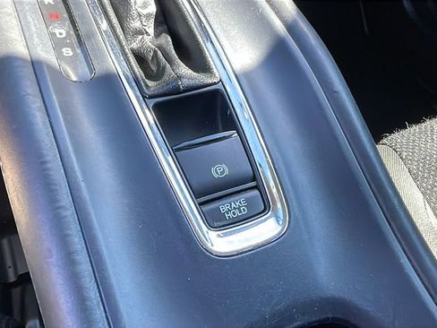 Used 2019 Honda HR-V EX image 16