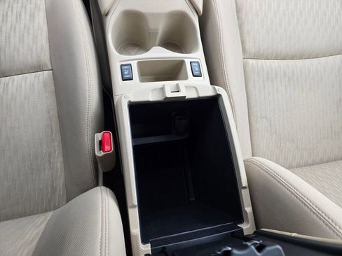 Used 2017 Nissan Rogue SV w/ SV Premium Package image 26