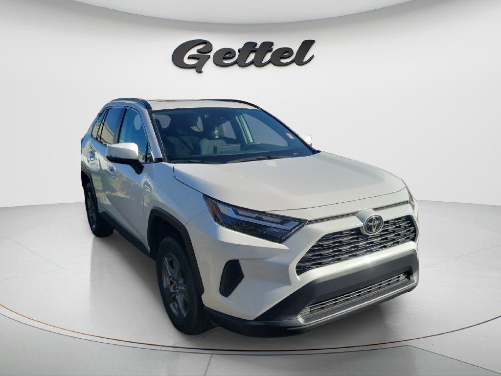 Used 2025 Toyota RAV4 XLE w/ Convenience Package FWD image 2