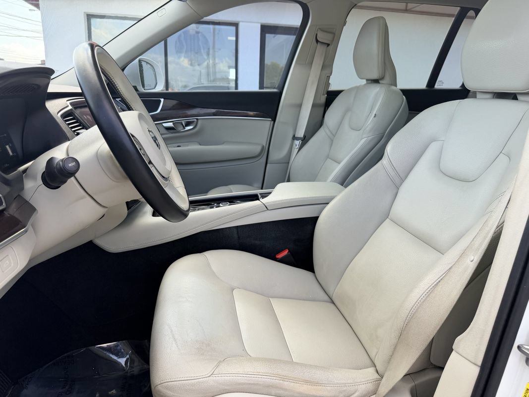 Used 2019 Volvo XC90 T5 Momentum w/ Protection Package Premier FWD image 12