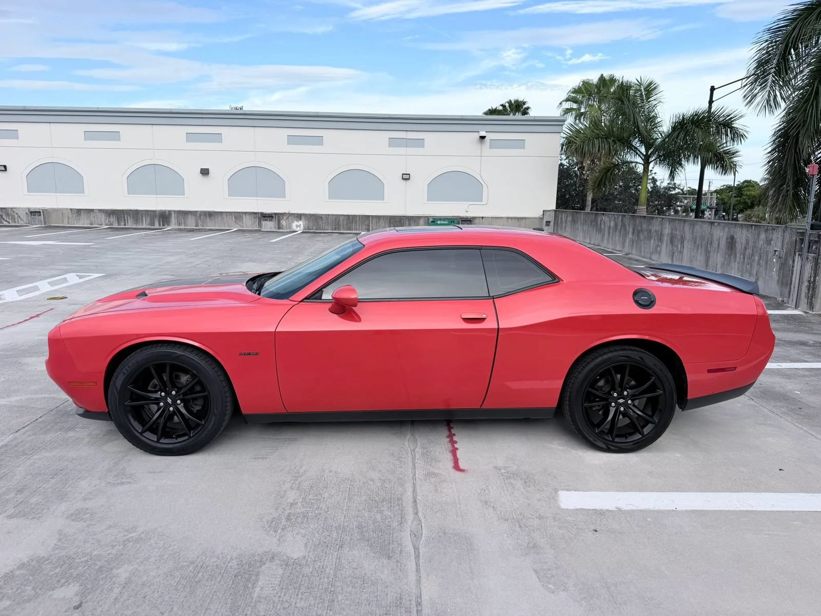 Used 2018 Dodge Challenger R/T w/ Driver Convenience Group RWD image 15