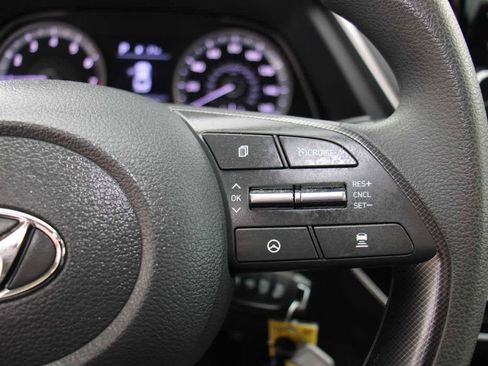 Used 2022 Hyundai Sonata SE w/ Preferred Accessory Package image 19