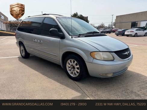 Used 2001 Chrysler Town & Country LXi image 7