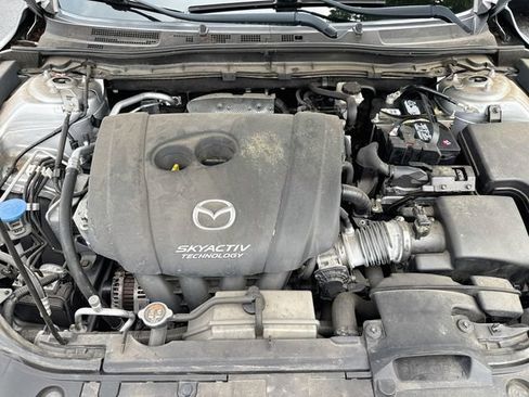 Used 2018 MAZDA MAZDA3 Touring FWD image 29