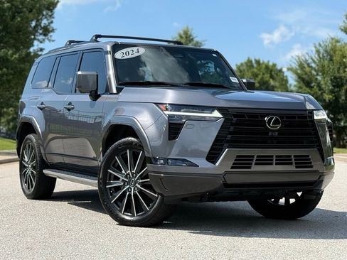 Used 2024 Lexus GX 550 w/ Accessory Package (31) AWD/4WD image 2
