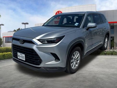 Certified 2025 Toyota Grand Highlander FWD image 3