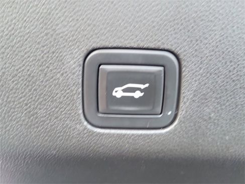 Used 2021 Cadillac Escalade Sport w/ Driver Assist Tech Package image 32