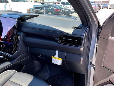 Used 2026 GMC Yukon AT4 Ultimate w/ LPO, Floor Liner Package AWD/4WD image 27