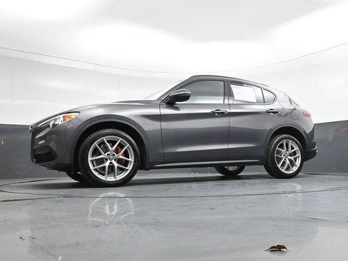 Used 2018 Alfa Romeo Stelvio Sport w/ Quick Order Package 22J Sport image 40