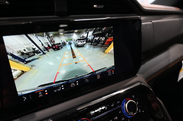 New 2026 GMC Sierra 2500 AT4 w/ AT4 Premium Plus Package AWD/4WD image 19