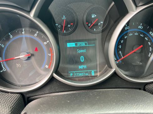 Used 2015 Chevrolet Cruze LT FWD image 12