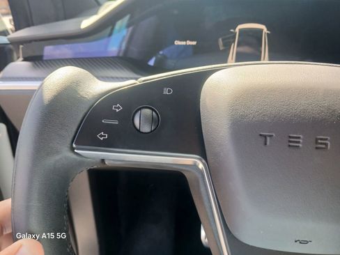 Used 2022 Tesla Model X Plaid image 31