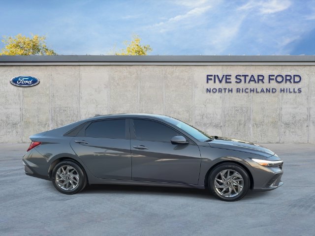 Used 2024 Hyundai Elantra SEL FWD image 10