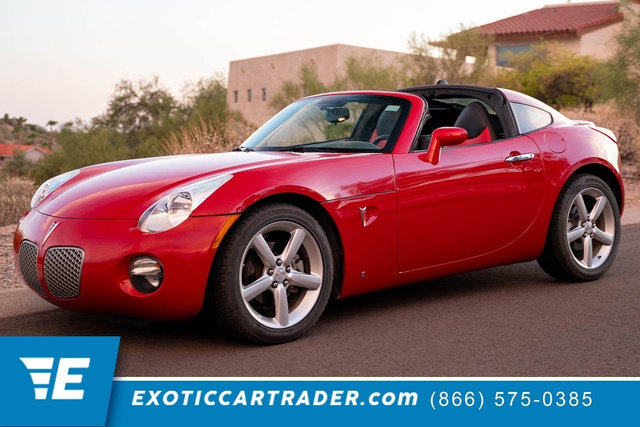 Used 2009 Pontiac Solstice Coupe RWD image 1