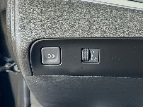 Used 2024 Buick Enclave Essence w/ Technology Package image 21