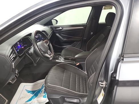 Used 2024 Volkswagen Jetta Sport image 6