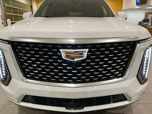 New 2026 Cadillac Escalade ESV Luxury w/ Touring Package AWD/4WD image 10