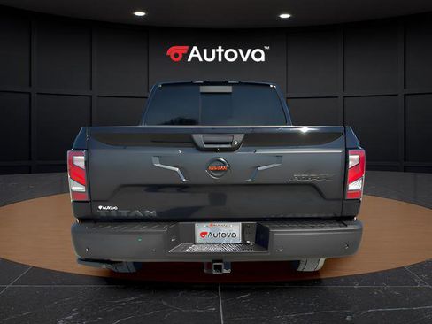 Used 2021 Nissan Titan PRO-4X w/ Pro-4x Convenience Package image 2