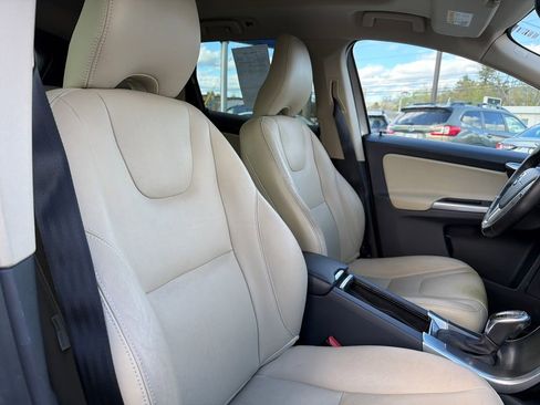 Used 2016 Volvo XC60 T5 Premier w/ Climate Package AWD/4WD image 39
