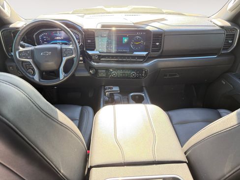 Used 2024 Chevrolet Silverado 1500 LT Trail Boss w/ LT Trail Boss Premium Package AWD/4WD image 15