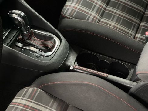 Used 2012 Volkswagen Golf 4-Door image 33